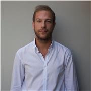 Laureato in scienze dalla comunicazione - master in marketing